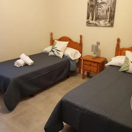 La Muralla De Gredos * Madrigal de la Vera