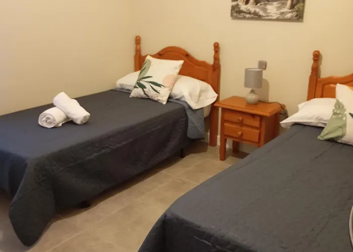 La Muralla De Gredos * Madrigal de la Vera